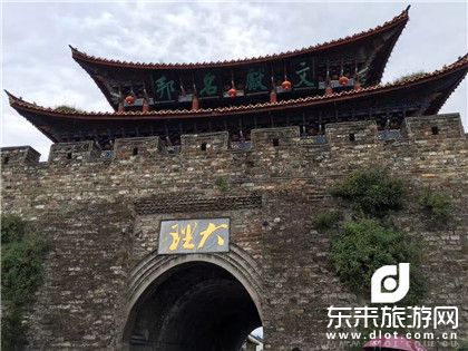 【奢美云南】昆明、石林、大理、麗江、西雙版納3飛 1 動(dòng) 8 日