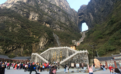 【尊享湘西】長(zhǎng)沙·韶山·橘子洲頭·天門山*玻璃棧道·張家界國(guó)家森林公園·鳳凰古城·黃龍洞 芙蓉古鎮(zhèn)6日