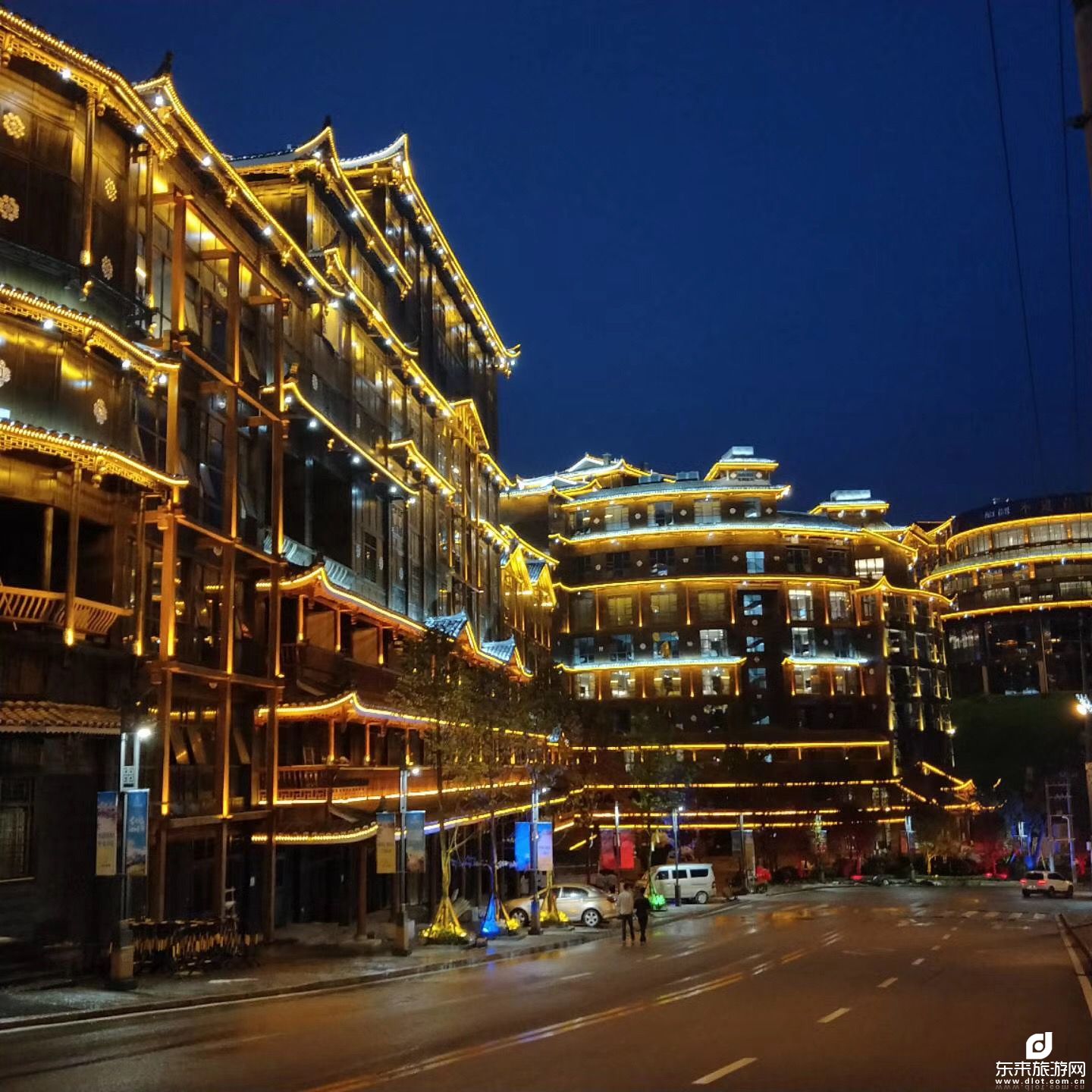 【環(huán)游貴州】黃果樹(shù)瀑布、荔波大小七孔、西江千戶(hù)苗寨、鎮(zhèn)遠(yuǎn)、梵凈山、百里杜鵑、雙飛8日