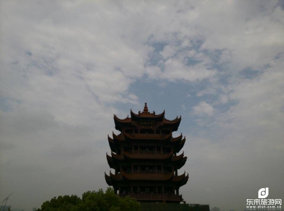 武漢、黃鶴樓、五星世紀(jì)游輪、豐都鬼城、長(zhǎng)江三峽（上水）、重慶、磁器口、網(wǎng)紅輕軌穿樓、2飛7日VIP定制游