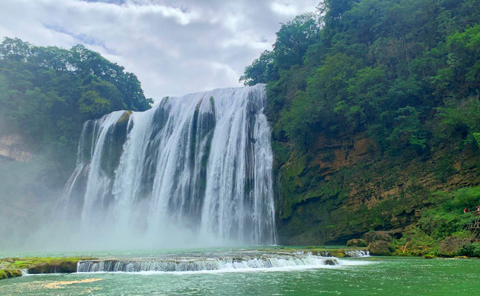 尊途貴州、黃果樹(shù)瀑布、荔波小七孔、青巖古鎮(zhèn)、獨(dú)山天洞、西江千戶(hù)苗寨 6 日游