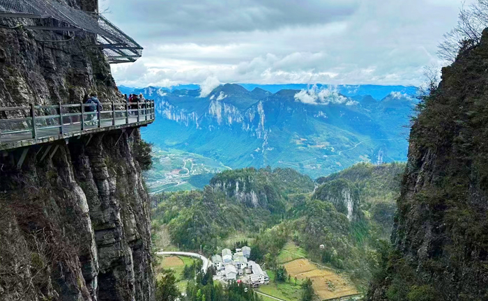【情系湖北】神農(nóng)架自然保護(hù)區(qū)、恩施大峽谷全景、屏山大峽谷8日游